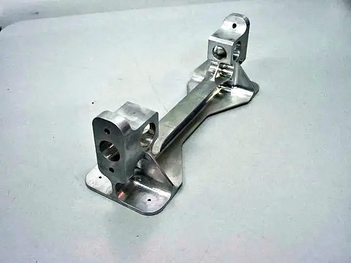 Pieza de aluminio mecanizada